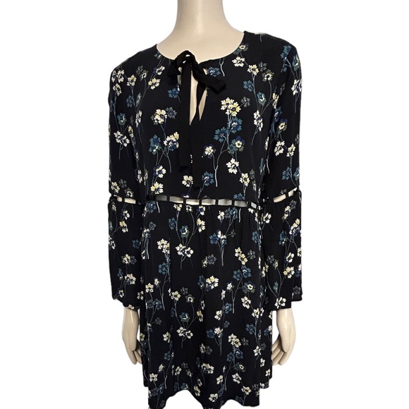 Ella Moss Cut Out Floral‎ Navy Blue Dress Womens Size Medium Bell Sleeve - Picture 1 of 6